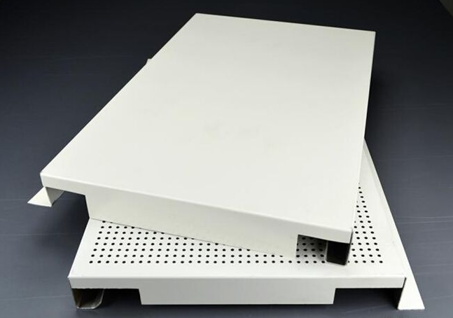 吊顶铝單(dan)板定製(zhi)