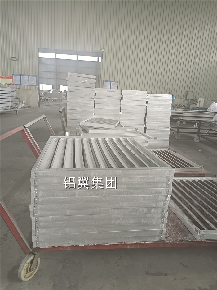 空調外機(jī)罩子(zi)生(sheng)産(chan)車(che)間